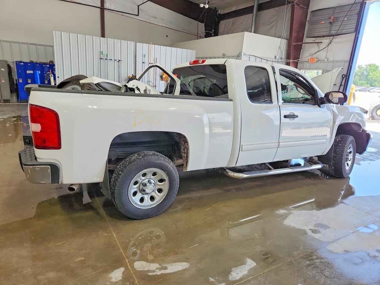 2012 Chevrolet Silverado C1500 Ls White vin: 1GCRCREA9CZ124725