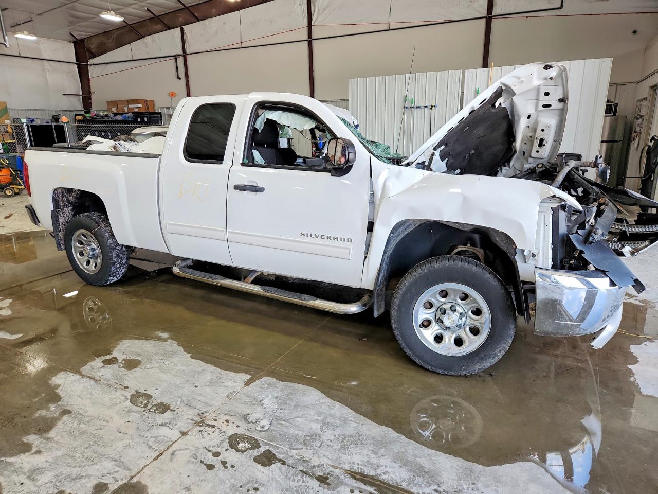2012 Chevrolet Silverado C1500 Ls White vin: 1GCRCREA9CZ124725