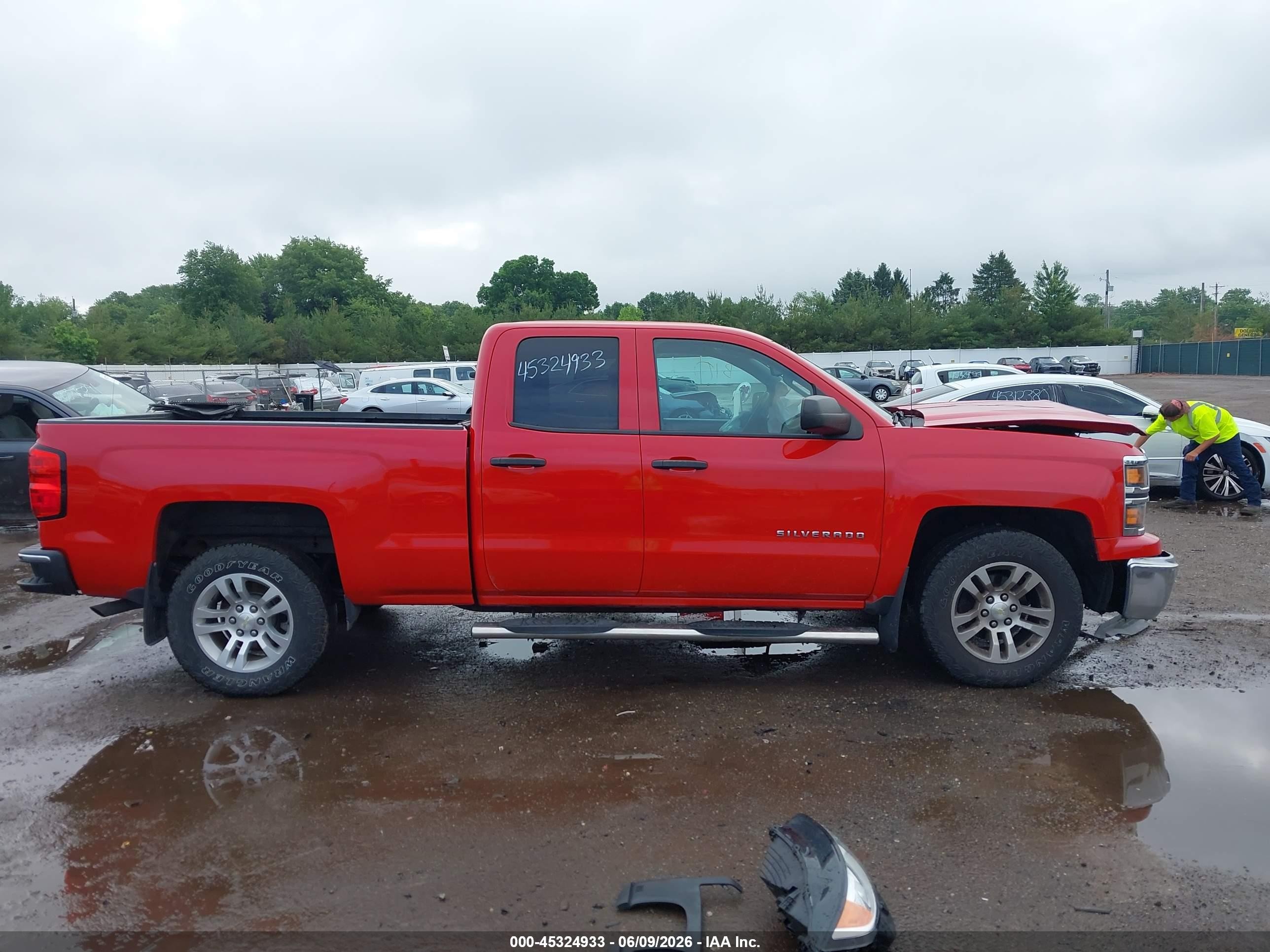2014 Chevrolet Silverado 1500 1lt Red vin: 1GCRCREC3EZ397082