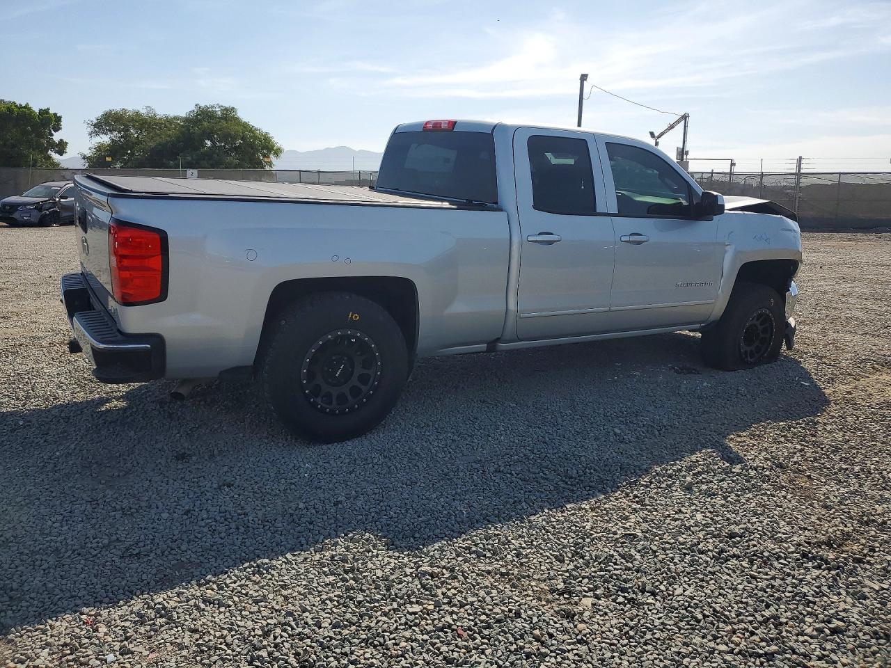 2017 Chevrolet Silverado C1500 Lt Silver vin: 1GCRCREC5HZ210428