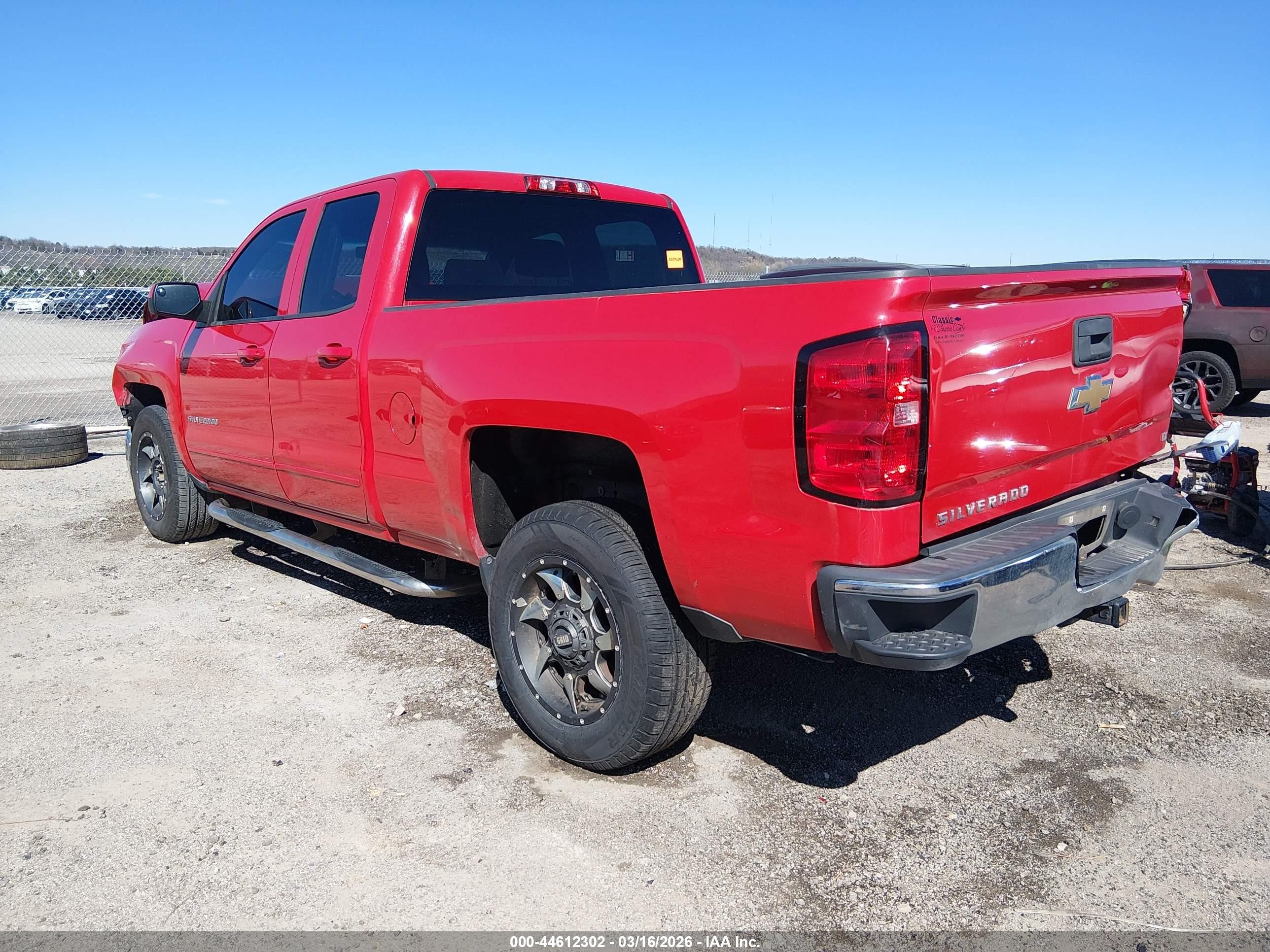 2015 Chevrolet Silverado 1500 1lt Red vin: 1GCRCREC7FZ323701