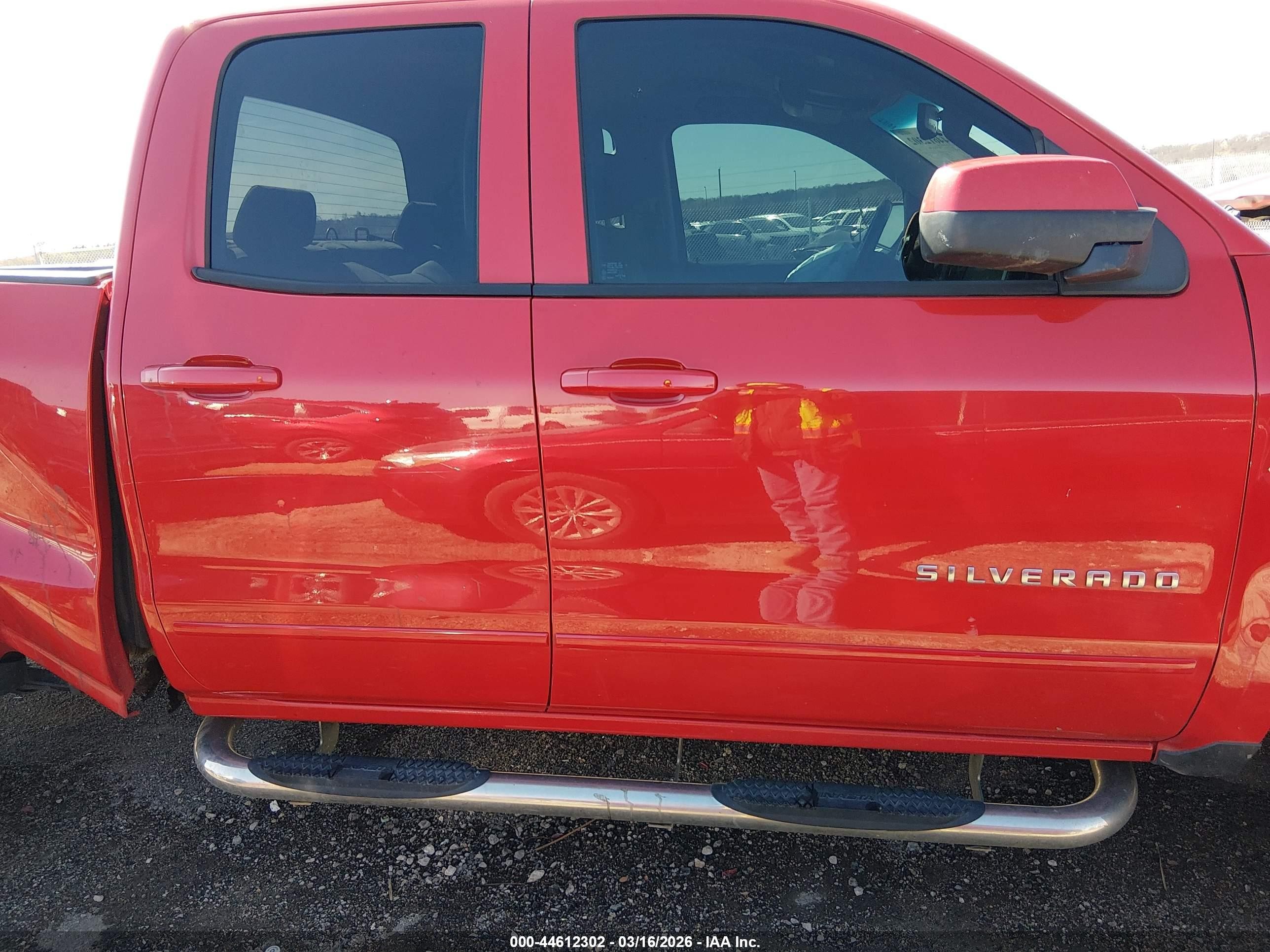 2015 Chevrolet Silverado 1500 1lt Red vin: 1GCRCREC7FZ323701