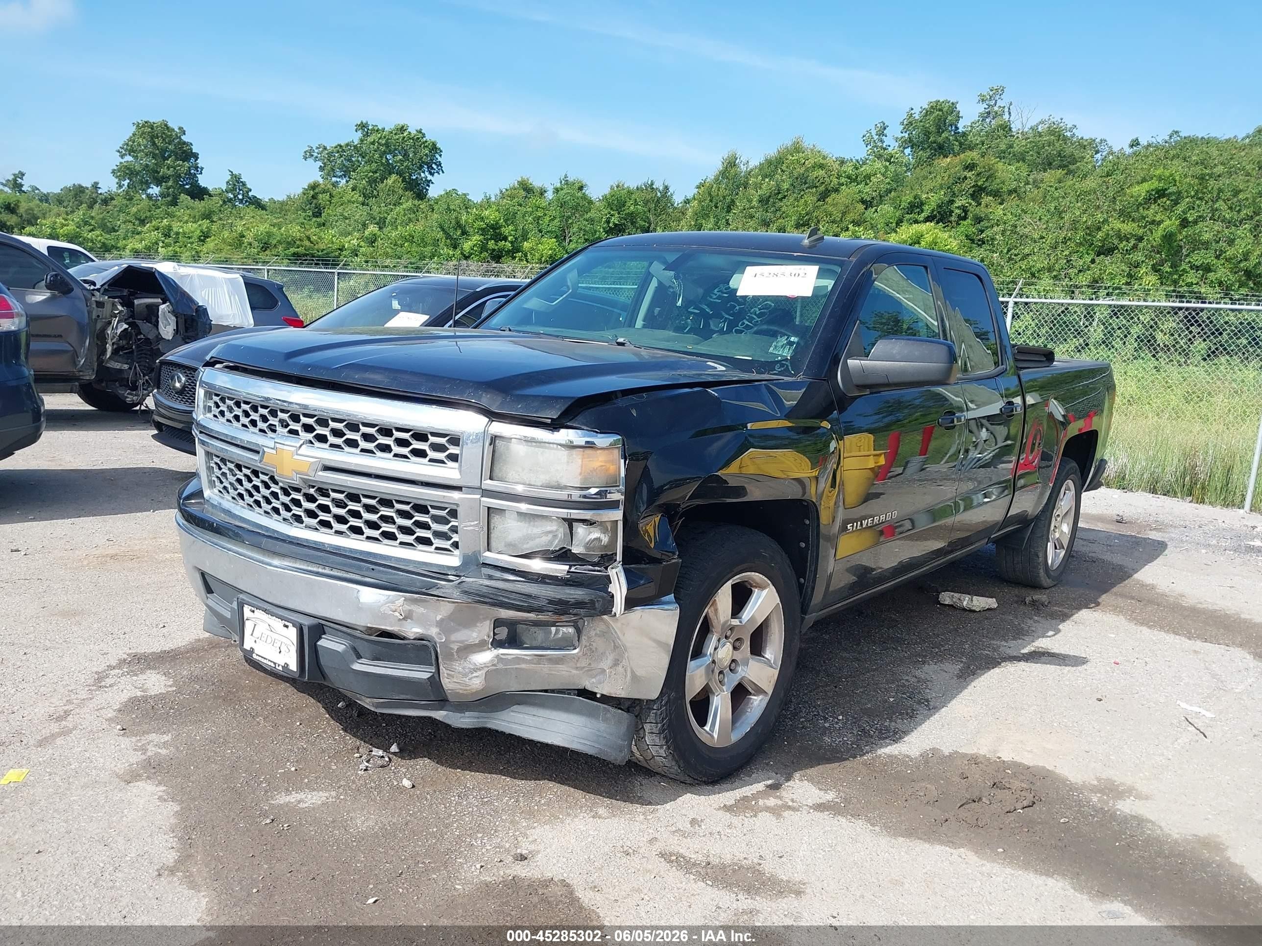 2014 Chevrolet Silverado 1500 1lt Black vin: 1GCRCREC9EZ237448