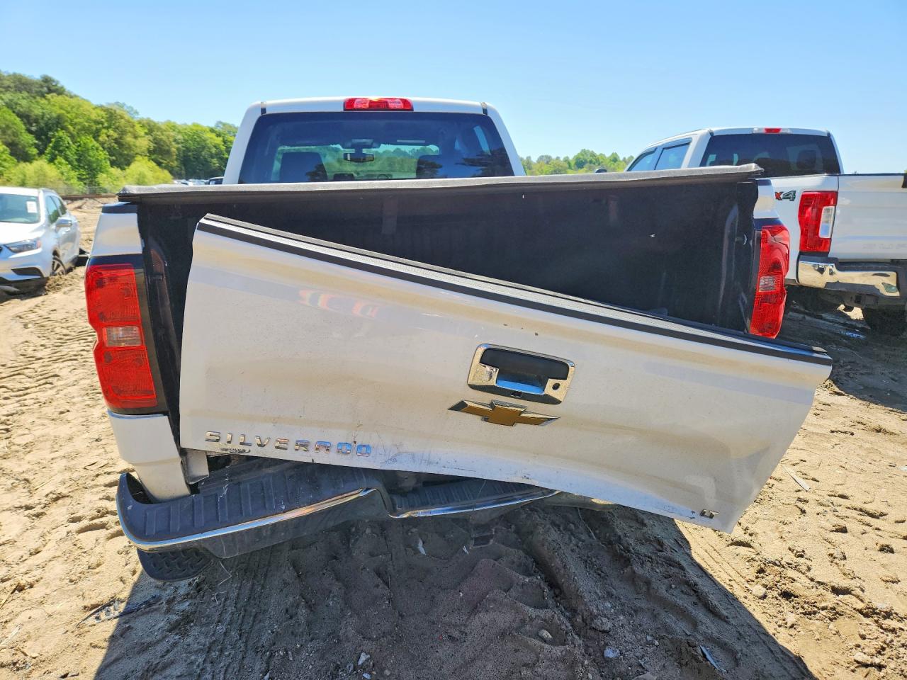 2014 Chevrolet Silverado C1500 Lt White vin: 1GCRCRECXEZ298310