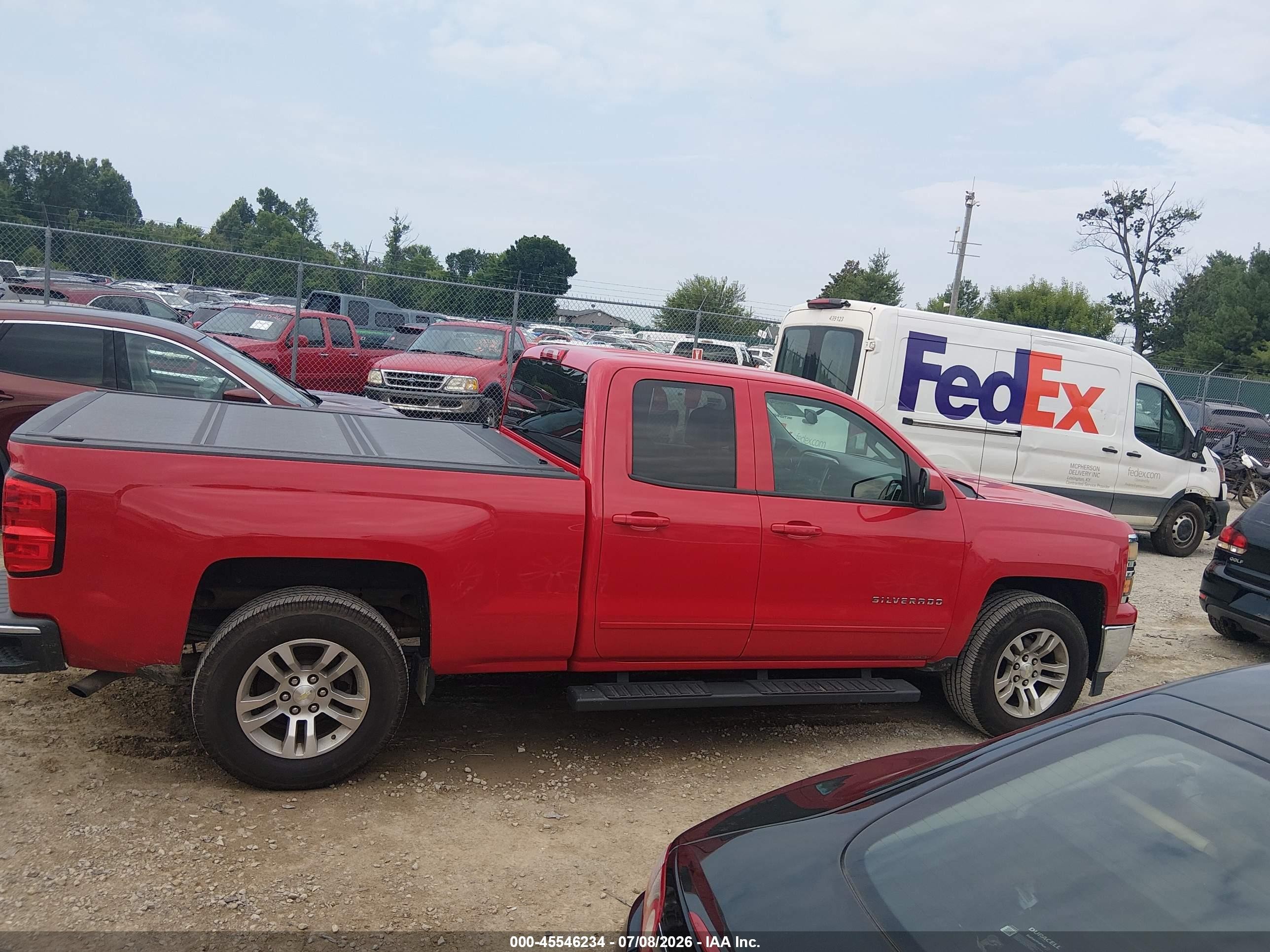 2015 Chevrolet Silverado 1500 1lt Красный vin: 1GCRCREH7FZ221410