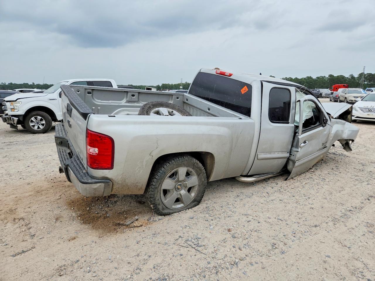 2011 Chevrolet Silverado C1500 Lt Silver vin: 1GCRCSE01BZ200242