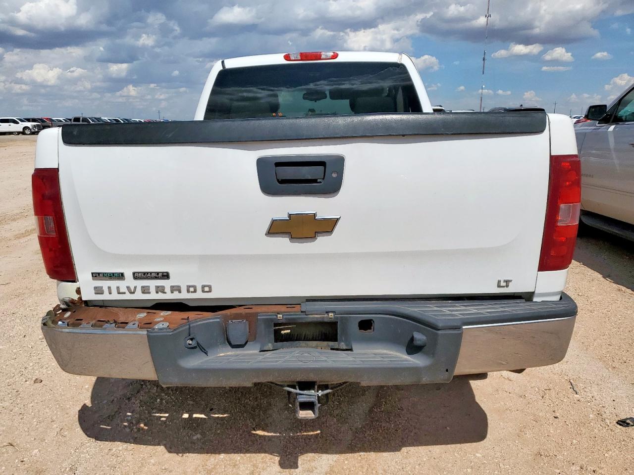 2011 Chevrolet Silverado C1500 Lt White vin: 1GCRCSE01BZ218630