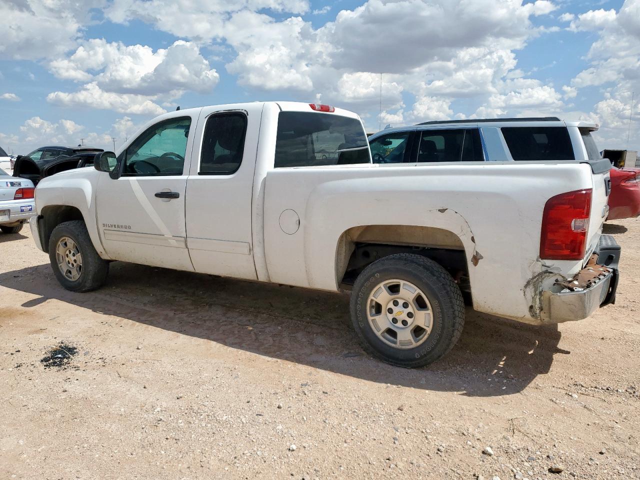 2011 Chevrolet Silverado C1500 Lt White vin: 1GCRCSE01BZ218630