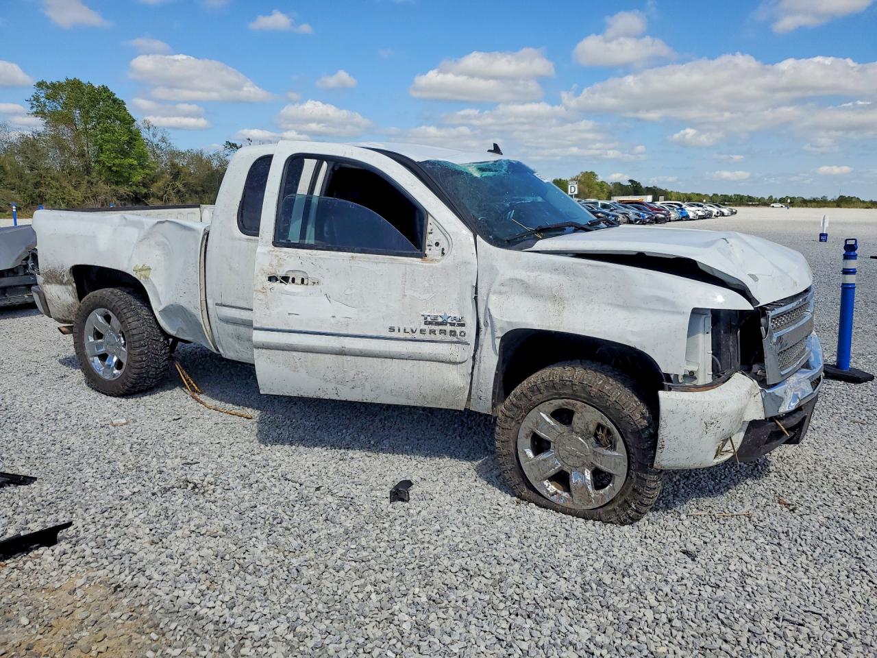 2011 Chevrolet Silverado C1500 Lt White vin: 1GCRCSE02BZ143114