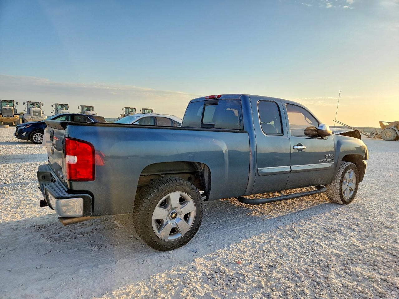 2011 Chevrolet Silverado C1500 Lt Blue vin: 1GCRCSE02BZ296401