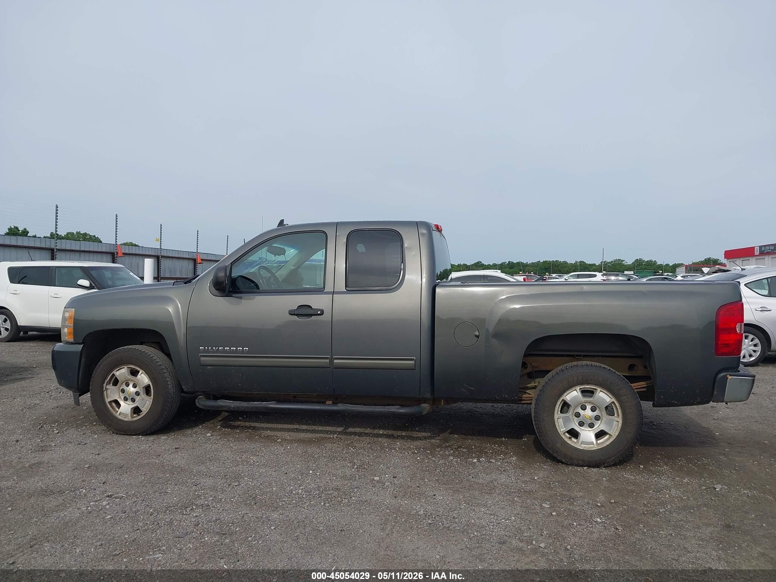 2011 Chevrolet Silverado 1500 Lt Серый vin: 1GCRCSE02BZ438102