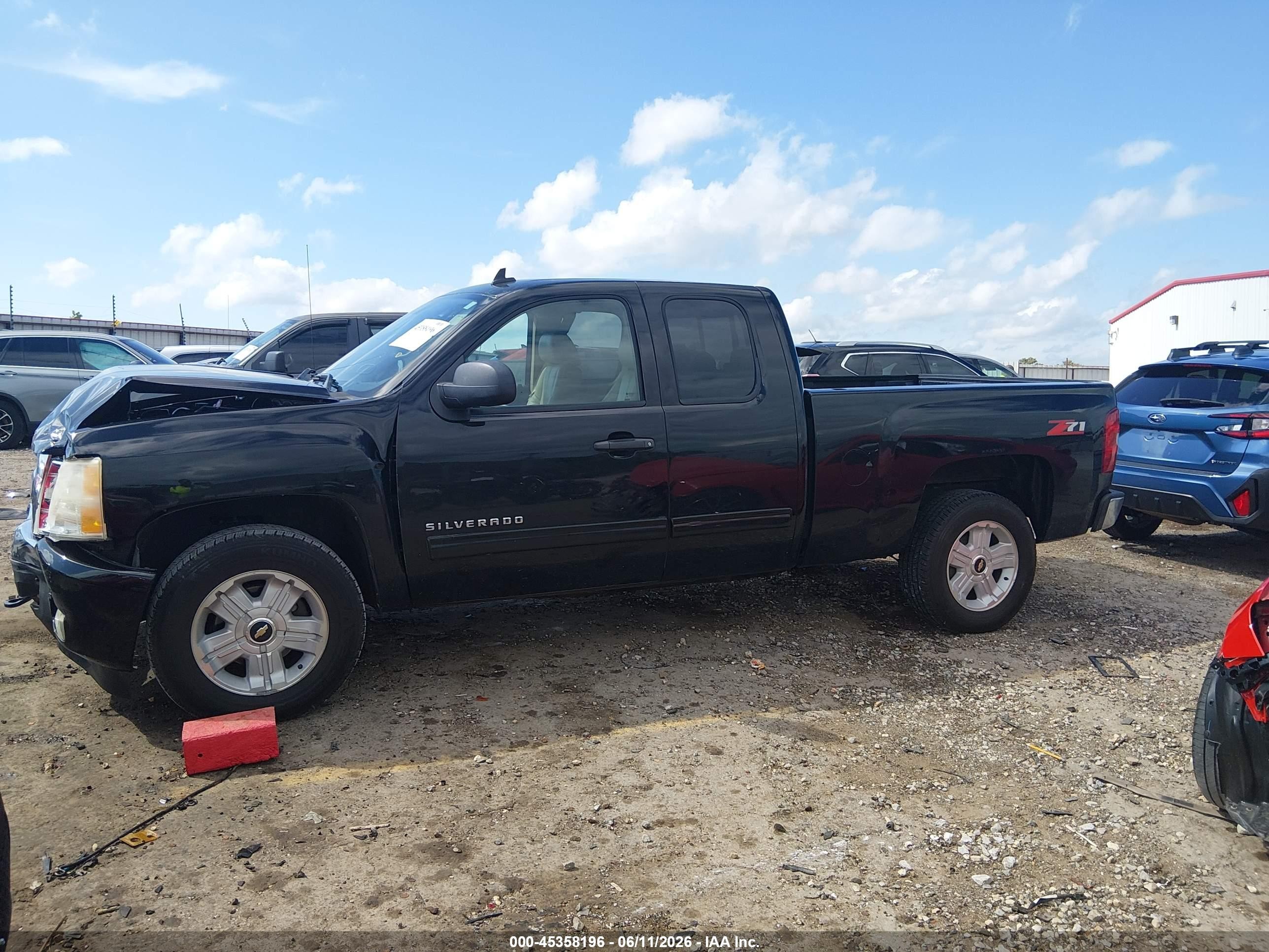 2011 Chevrolet Silverado 1500 Lt Black vin: 1GCRCSE02BZ442263