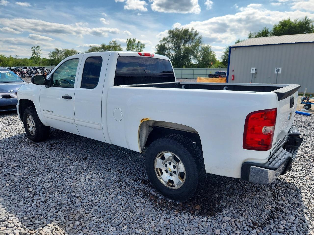 2011 Chevrolet Silverado C1500 Lt White vin: 1GCRCSE03BZ282524