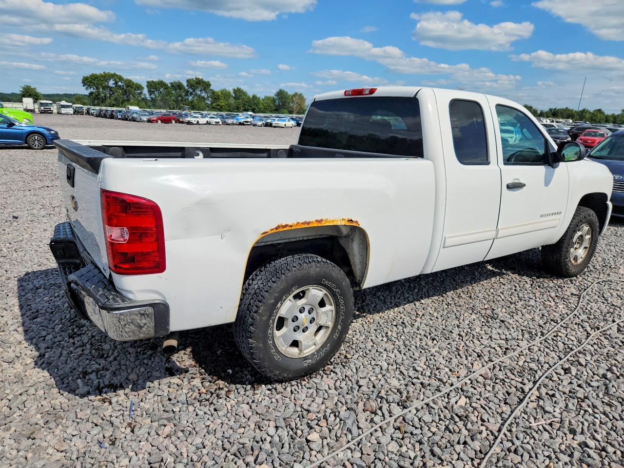 2011 Chevrolet Silverado C1500 Lt White vin: 1GCRCSE03BZ282524