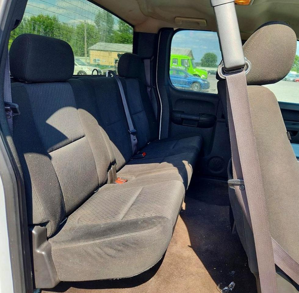 2011 Chevrolet Silverado C1500 Lt White vin: 1GCRCSE03BZ282524