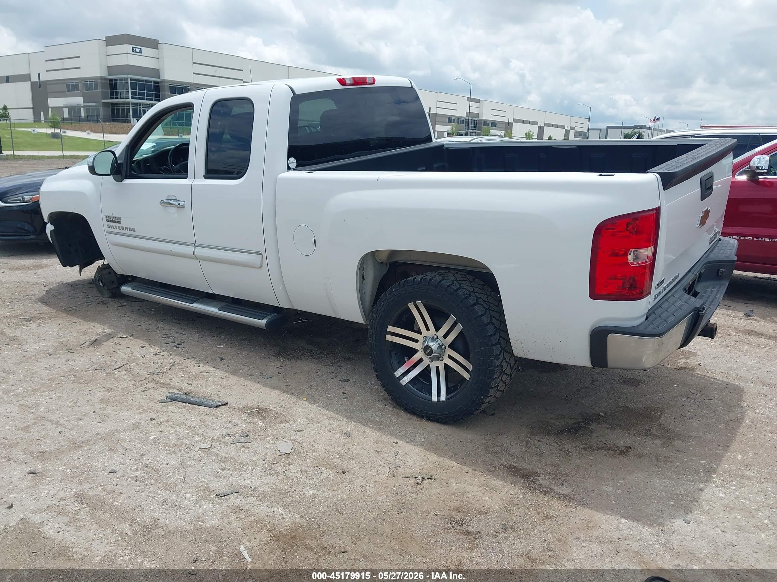 2011 Chevrolet Silverado 1500 Lt White vin: 1GCRCSE04BZ255963