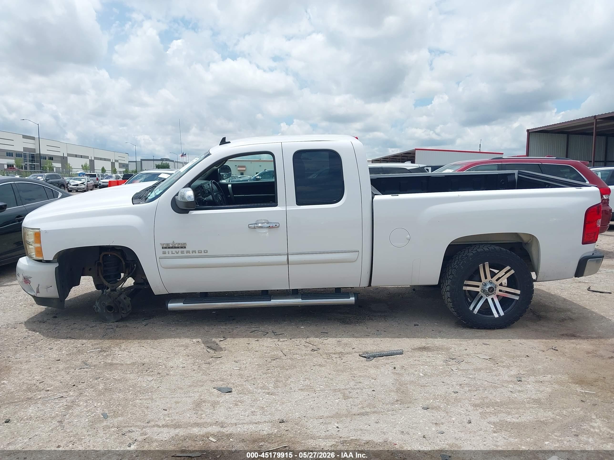 2011 Chevrolet Silverado 1500 Lt White vin: 1GCRCSE04BZ255963