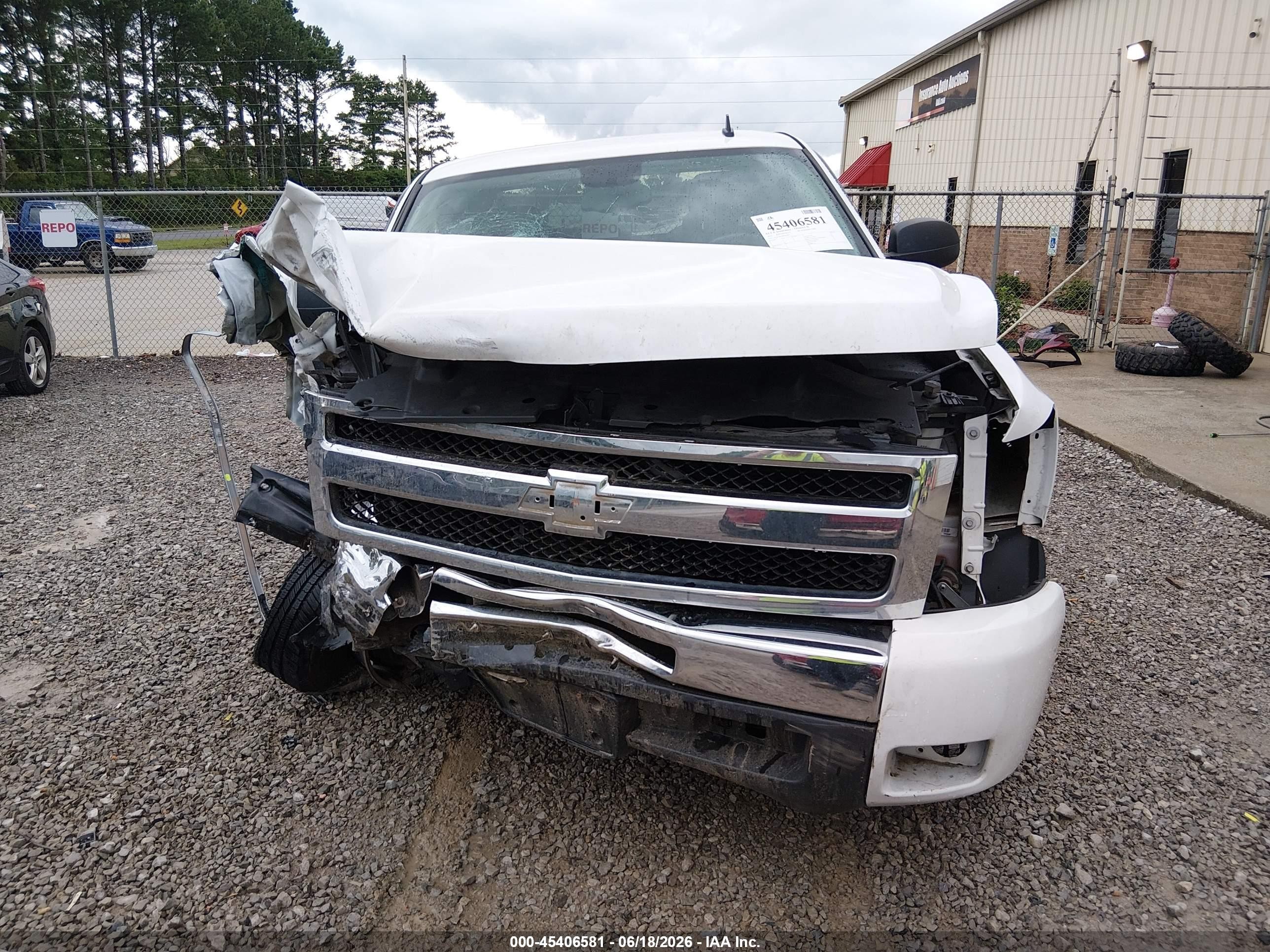2011 Chevrolet Silverado 1500 Lt White vin: 1GCRCSE04BZ392031