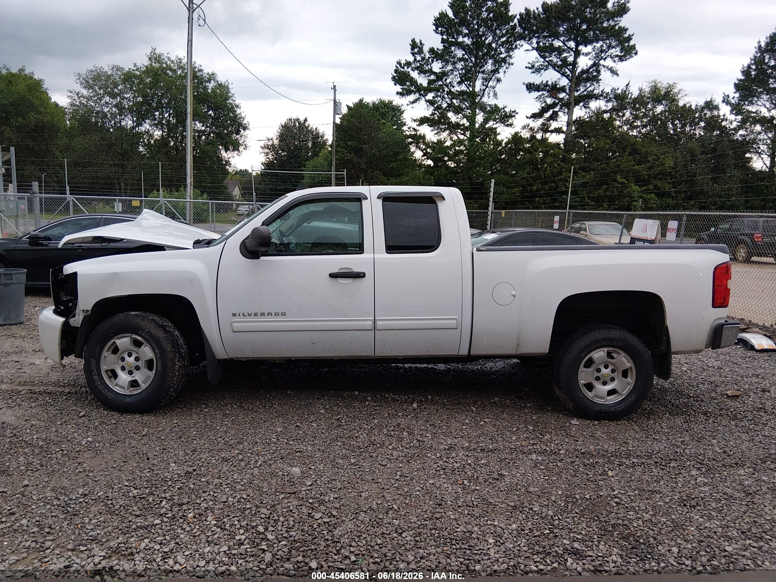 2011 Chevrolet Silverado 1500 Lt White vin: 1GCRCSE04BZ392031