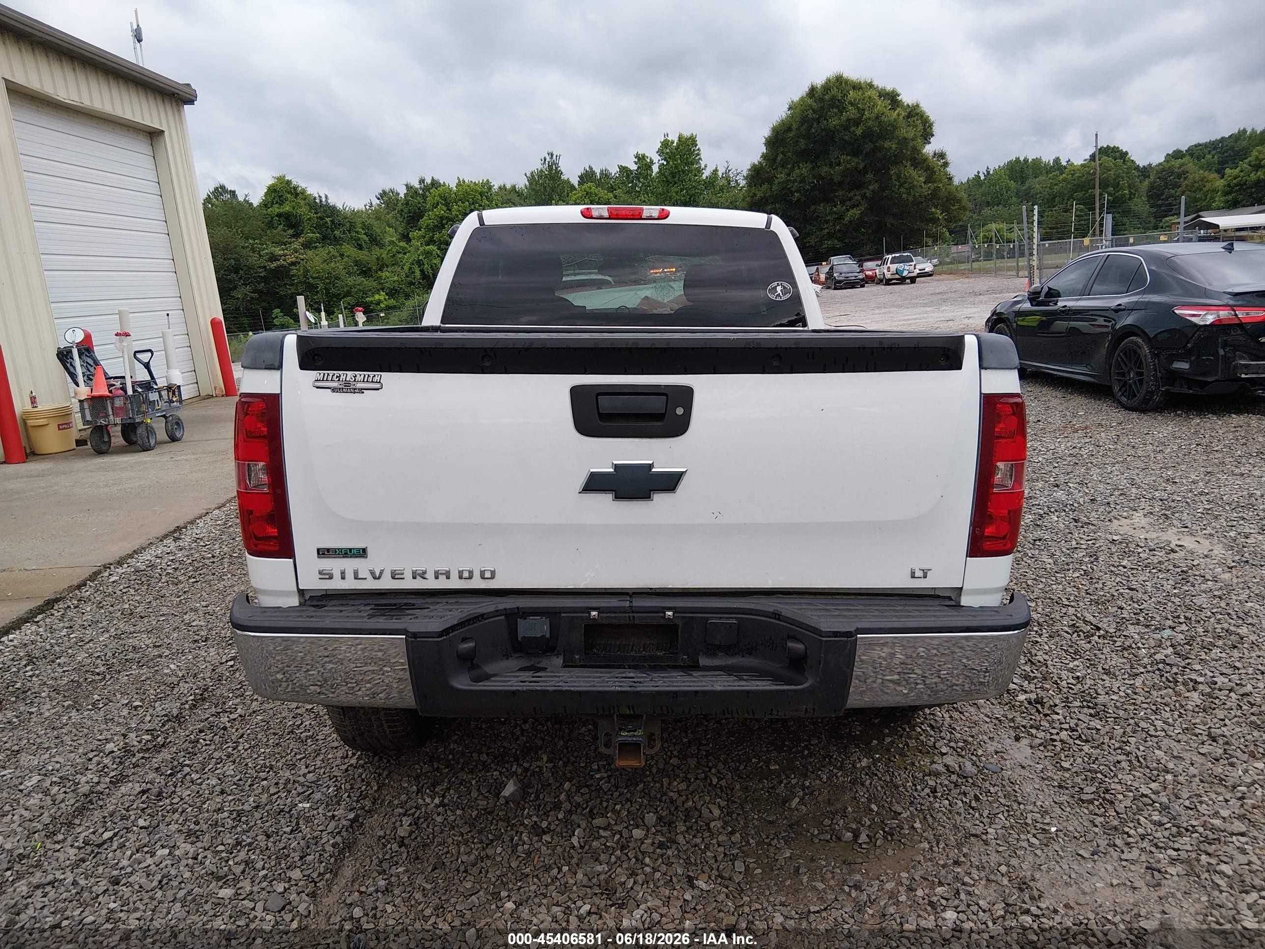 2011 Chevrolet Silverado 1500 Lt White vin: 1GCRCSE04BZ392031