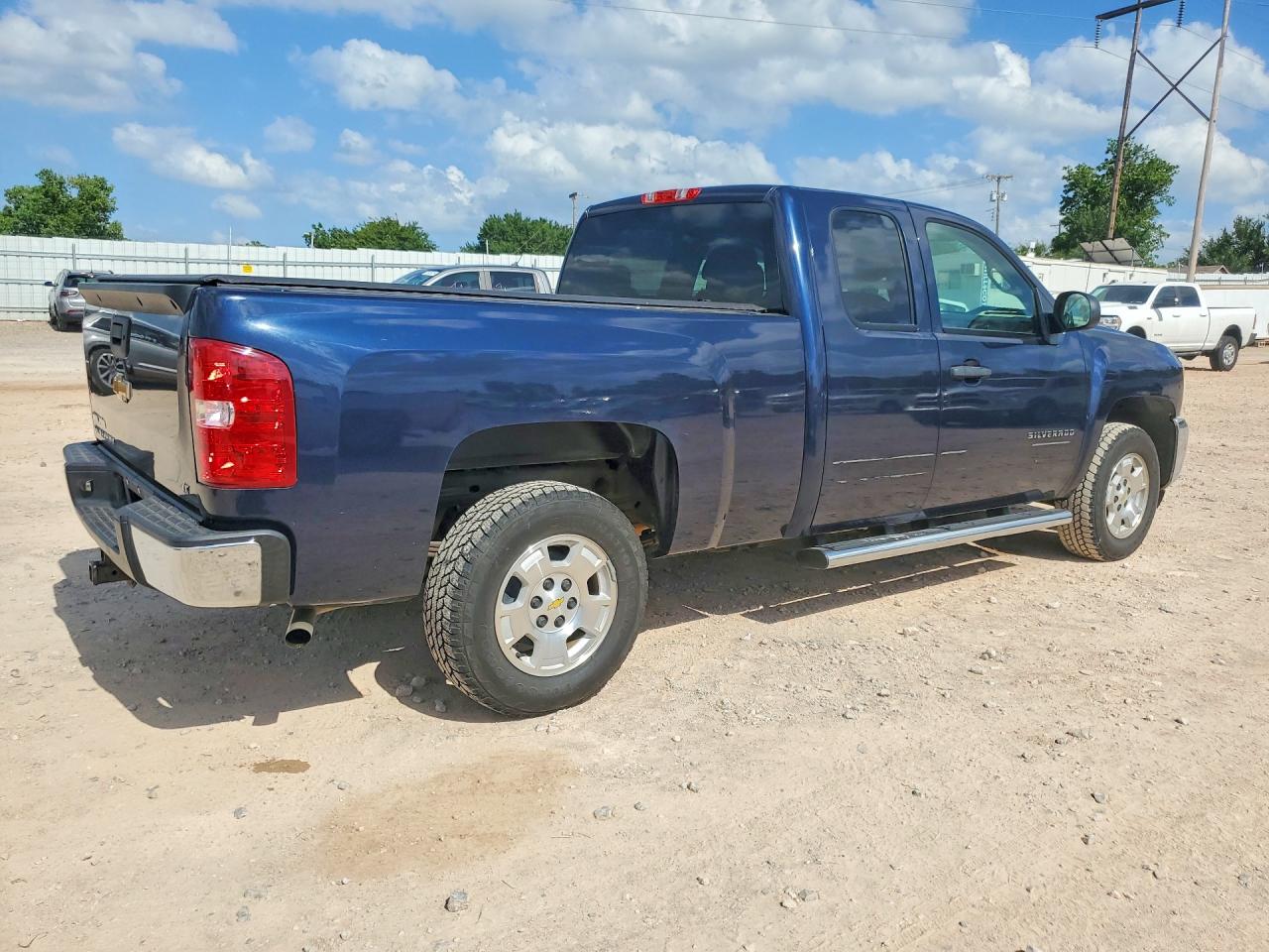 2011 Chevrolet Silverado C1500 Lt Blue vin: 1GCRCSE05BZ391891