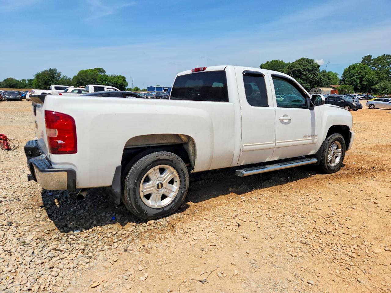 2011 Chevrolet Silverado C1500 Lt White vin: 1GCRCSE05BZ403862
