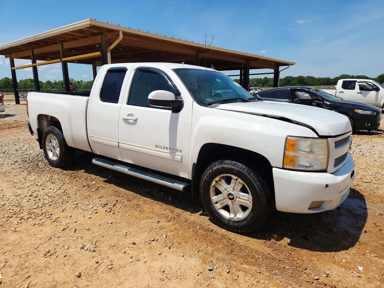 2011 Chevrolet Silverado C1500 Lt White vin: 1GCRCSE05BZ403862