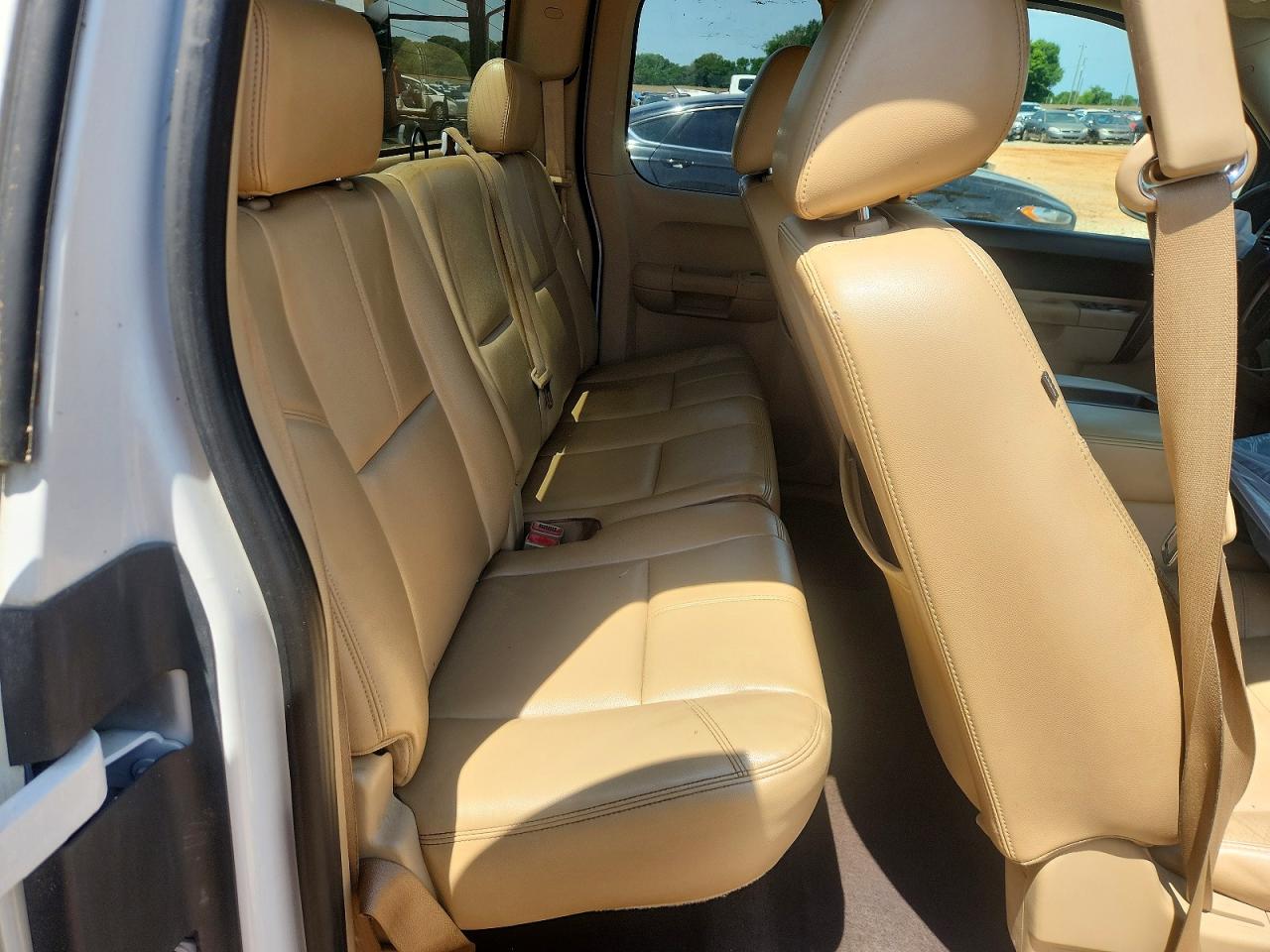 2011 Chevrolet Silverado C1500 Lt White vin: 1GCRCSE05BZ403862