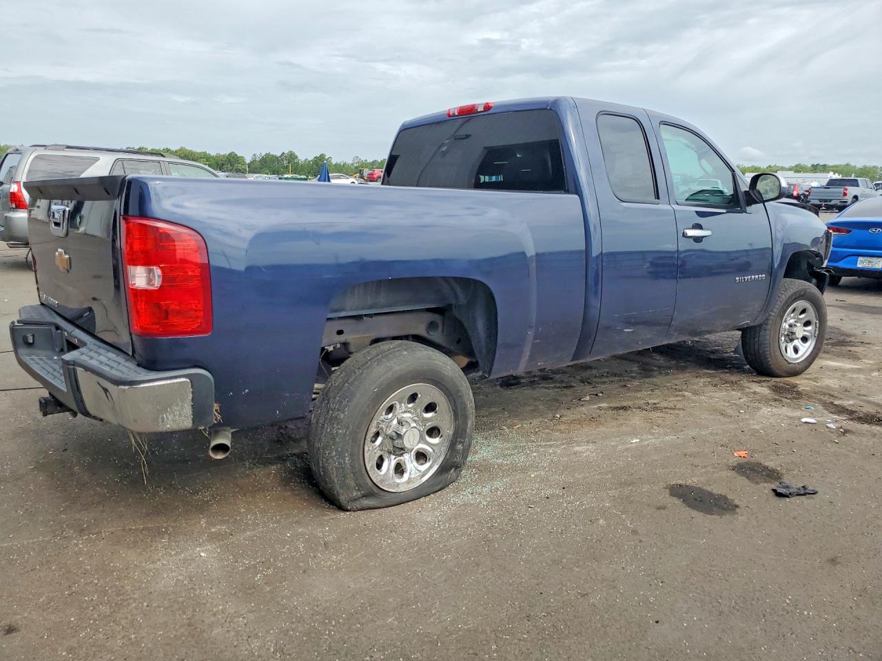 2011 Chevrolet Silverado C1500 Lt Blue vin: 1GCRCSE06BZ303057