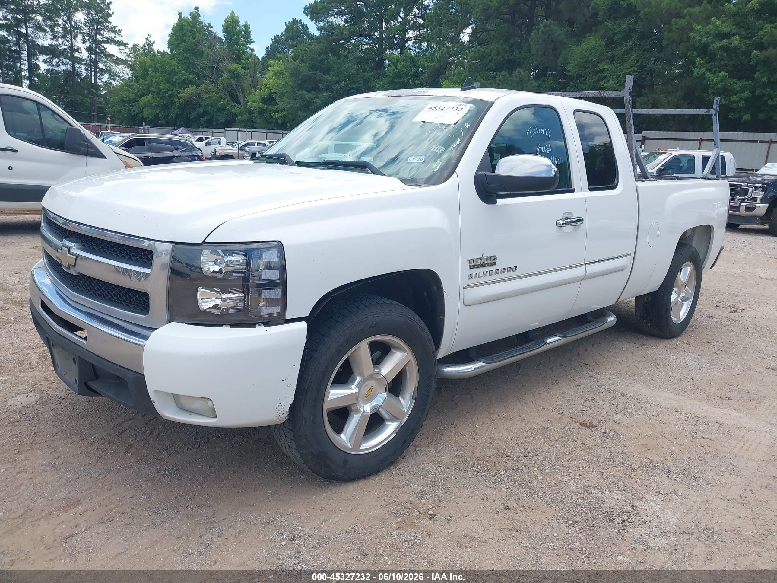 2011 Chevrolet Silverado 1500 Lt White vin: 1GCRCSE07BZ441609