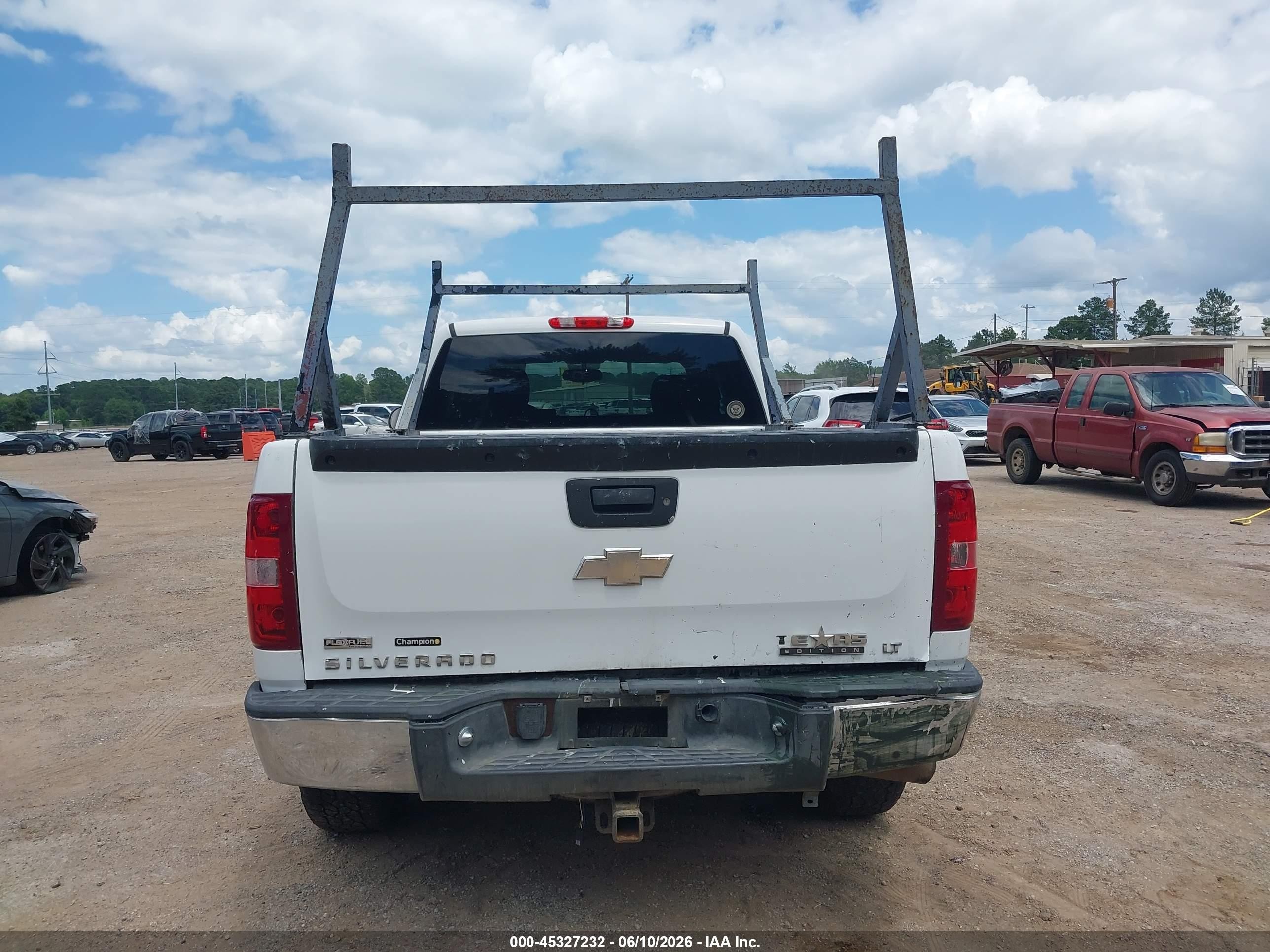 2011 Chevrolet Silverado 1500 Lt White vin: 1GCRCSE07BZ441609