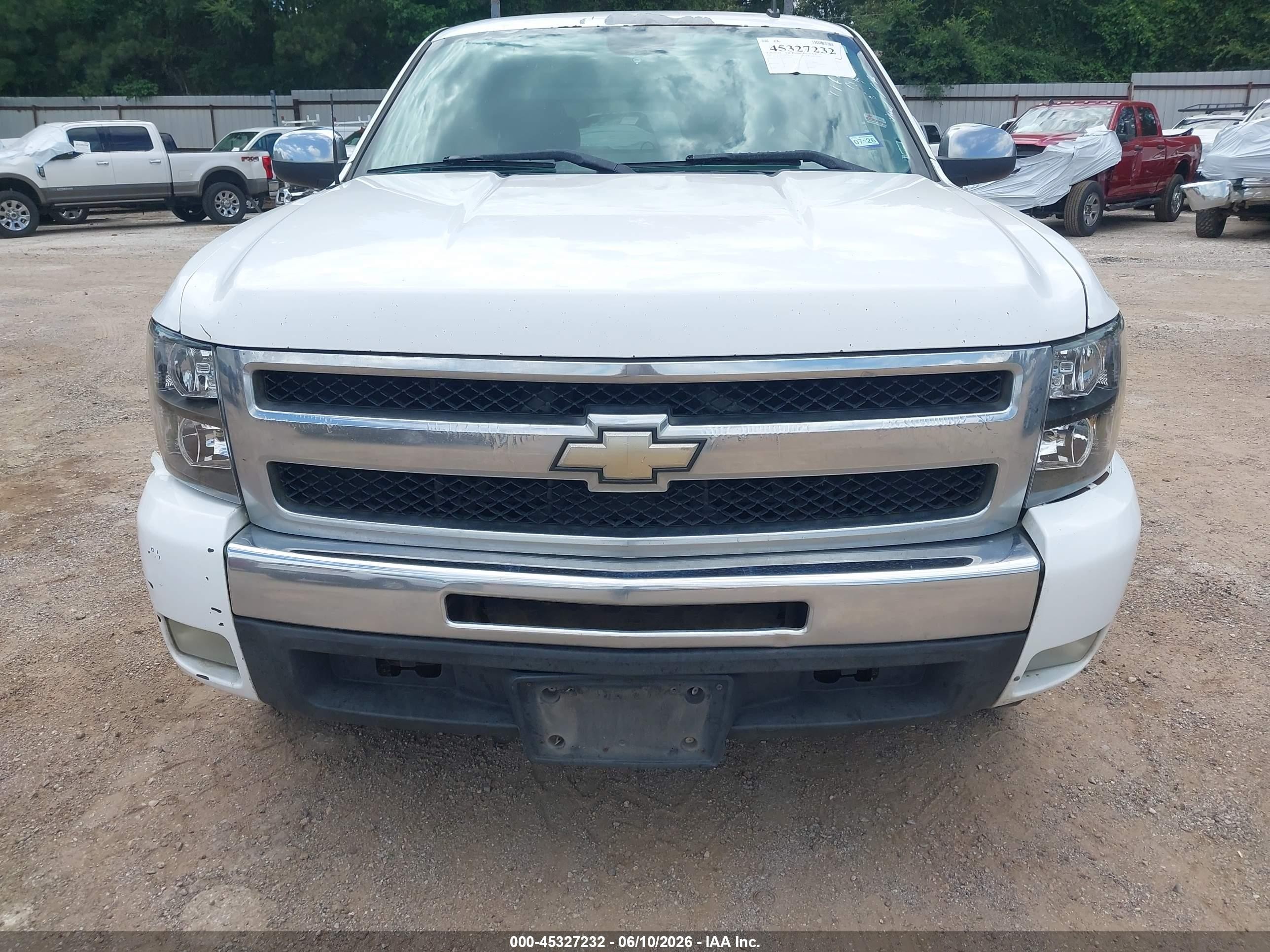 2011 Chevrolet Silverado 1500 Lt White vin: 1GCRCSE07BZ441609