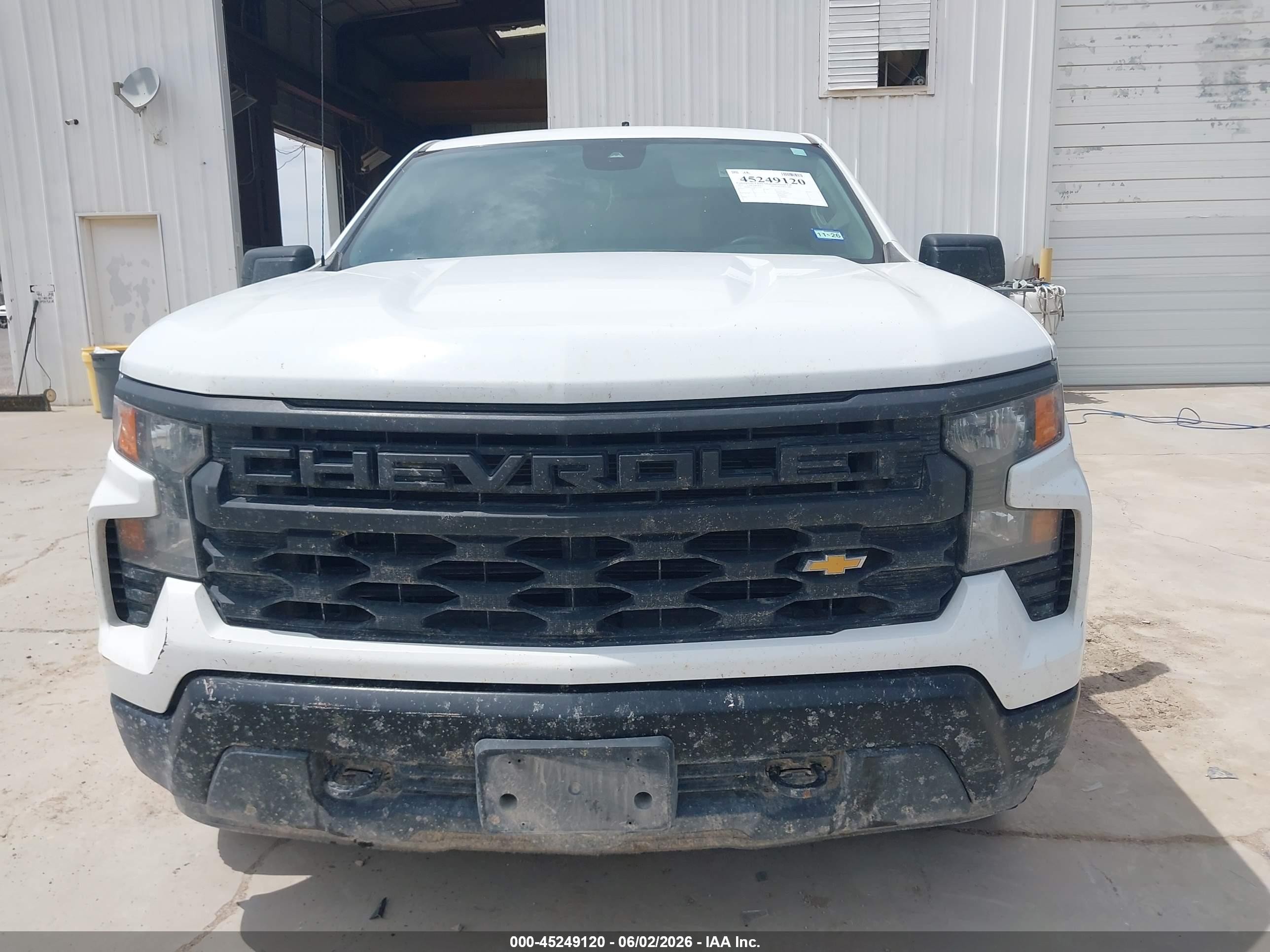 2023 Chevrolet Silverado 1500   Белый vin: 1GCRDAED9PZ133827