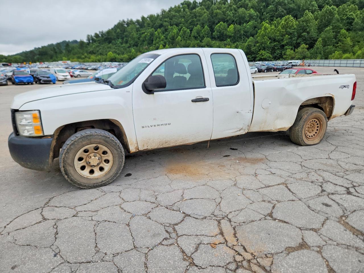 2011 Chevrolet Silverado K1500 White vin: 1GCRKPE01BZ212990