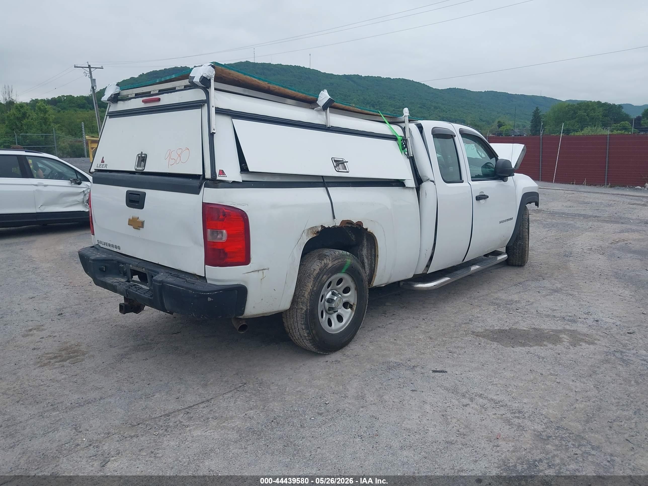 2013 Chevrolet Silverado 1500 Work Truck White vin: 1GCRKPE75DZ202446