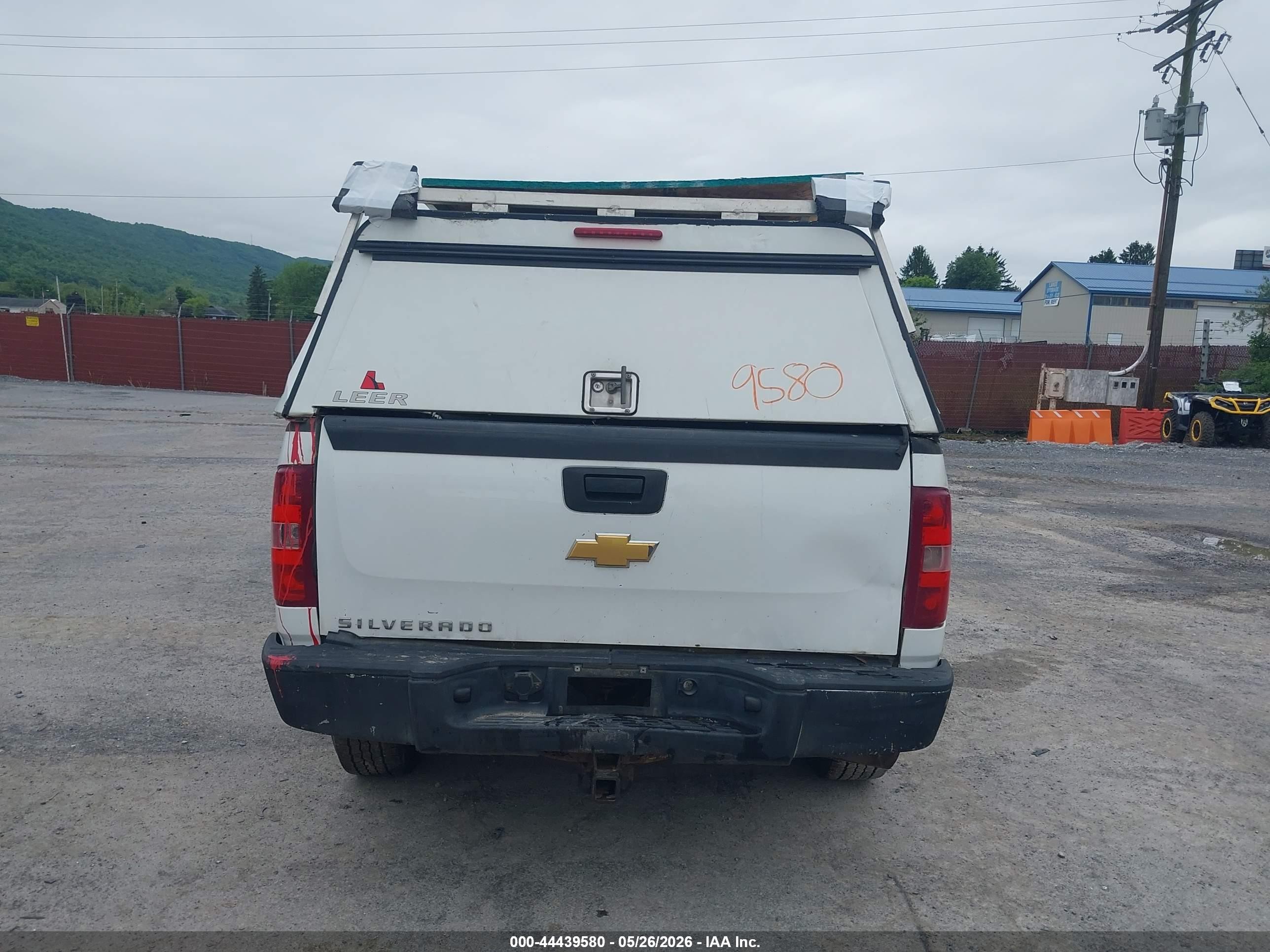2013 Chevrolet Silverado 1500 Work Truck White vin: 1GCRKPE75DZ202446