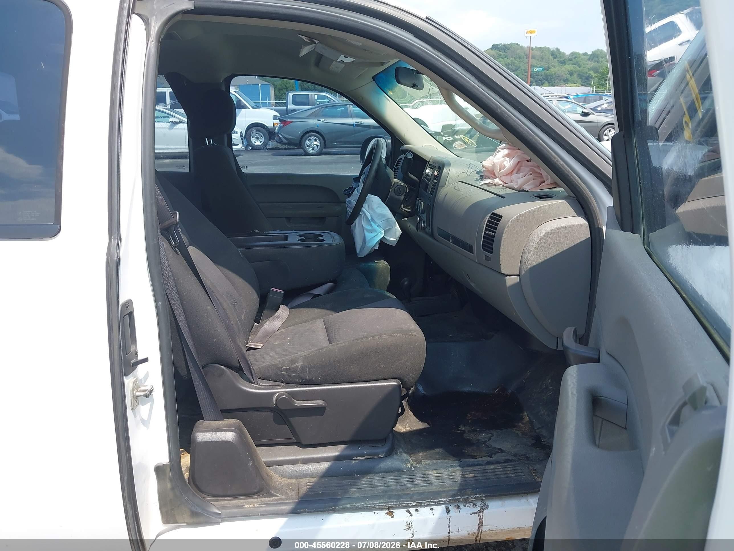 2013 Chevrolet Silverado 1500 Work Truck White vin: 1GCRKPEA0DZ210949