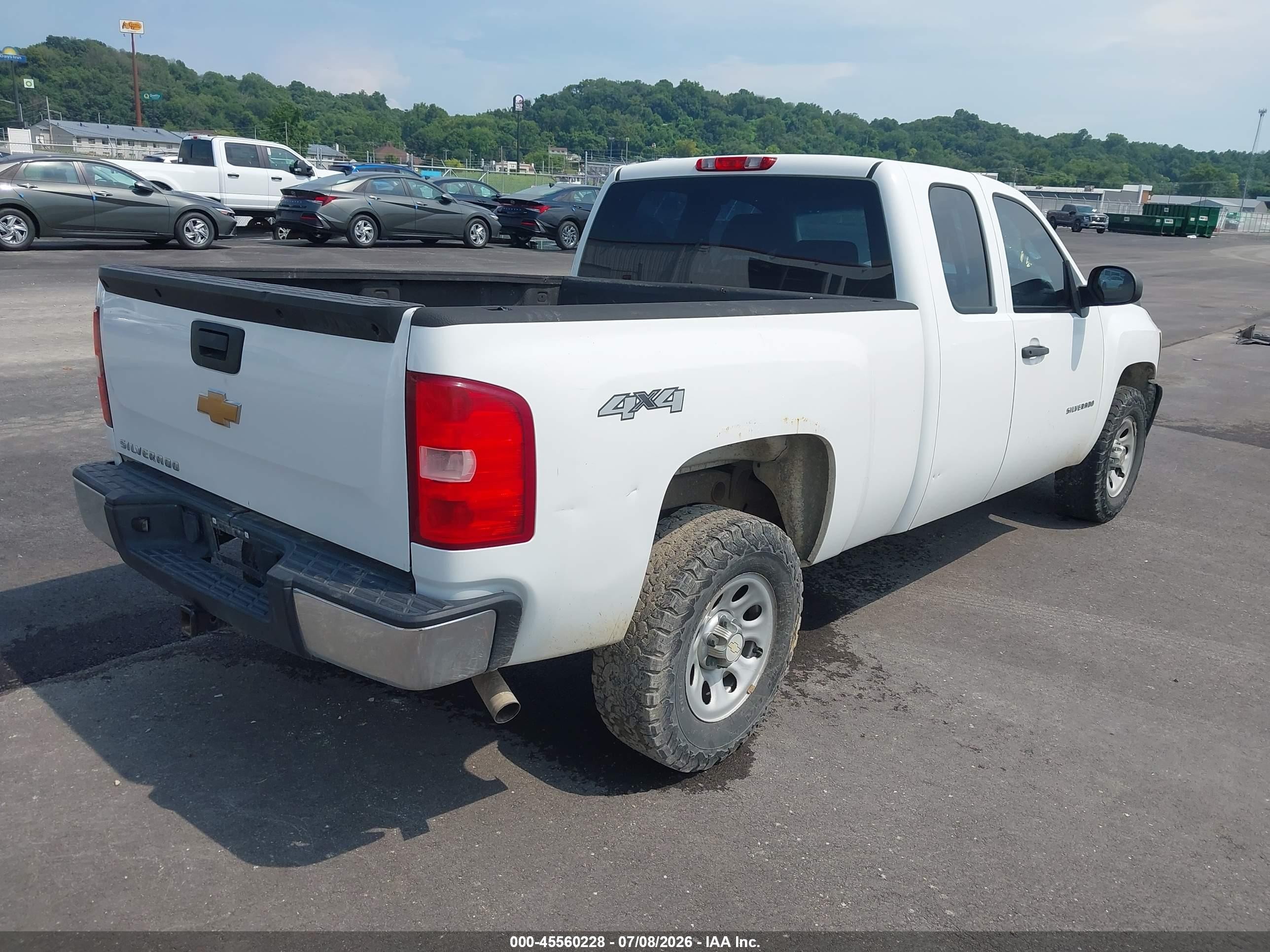 2013 Chevrolet Silverado 1500 Work Truck White vin: 1GCRKPEA0DZ210949