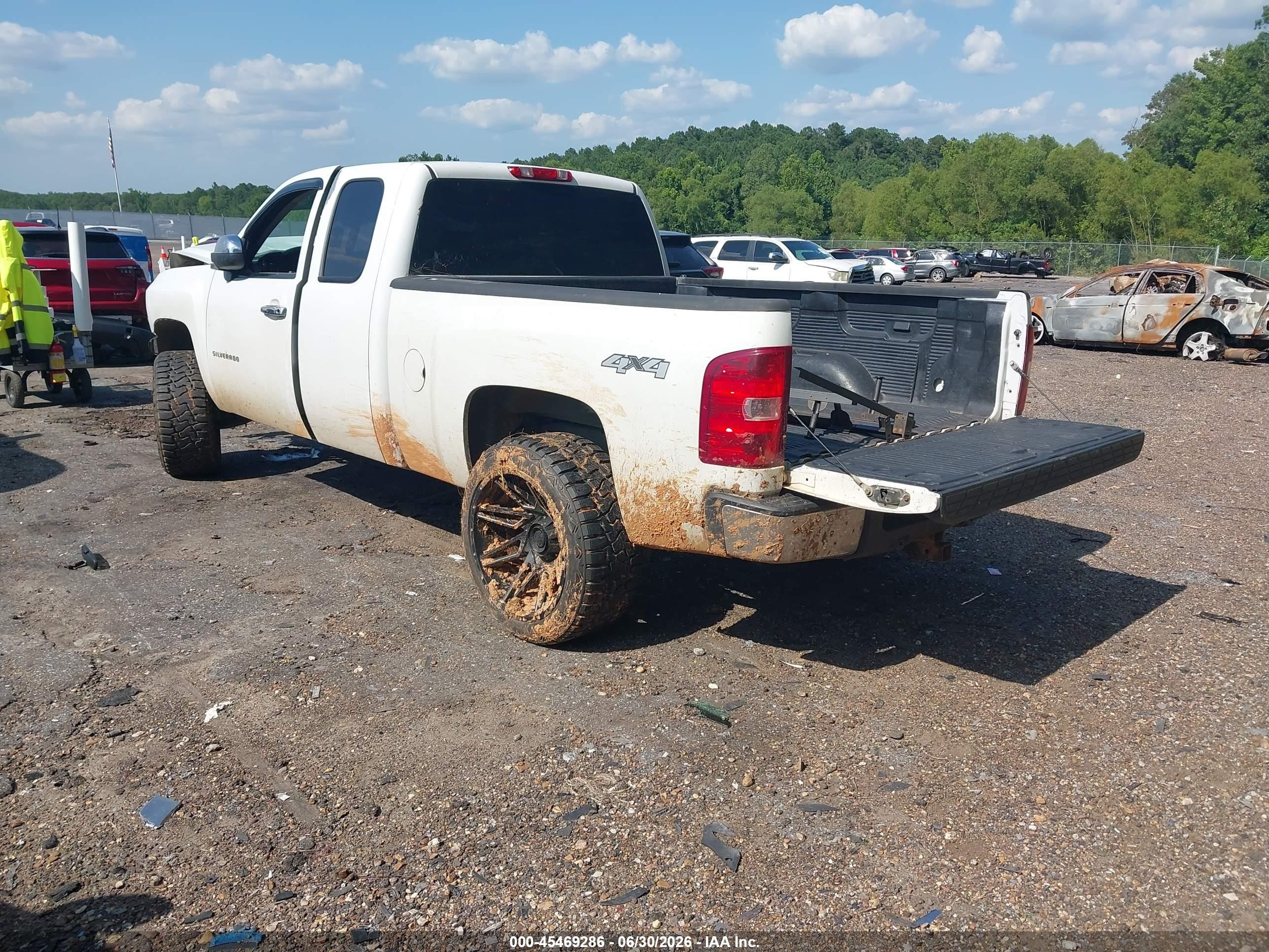 2011 Chevrolet Silverado 1500 Work Truck White vin: 1GCRKPEA3BZ430681