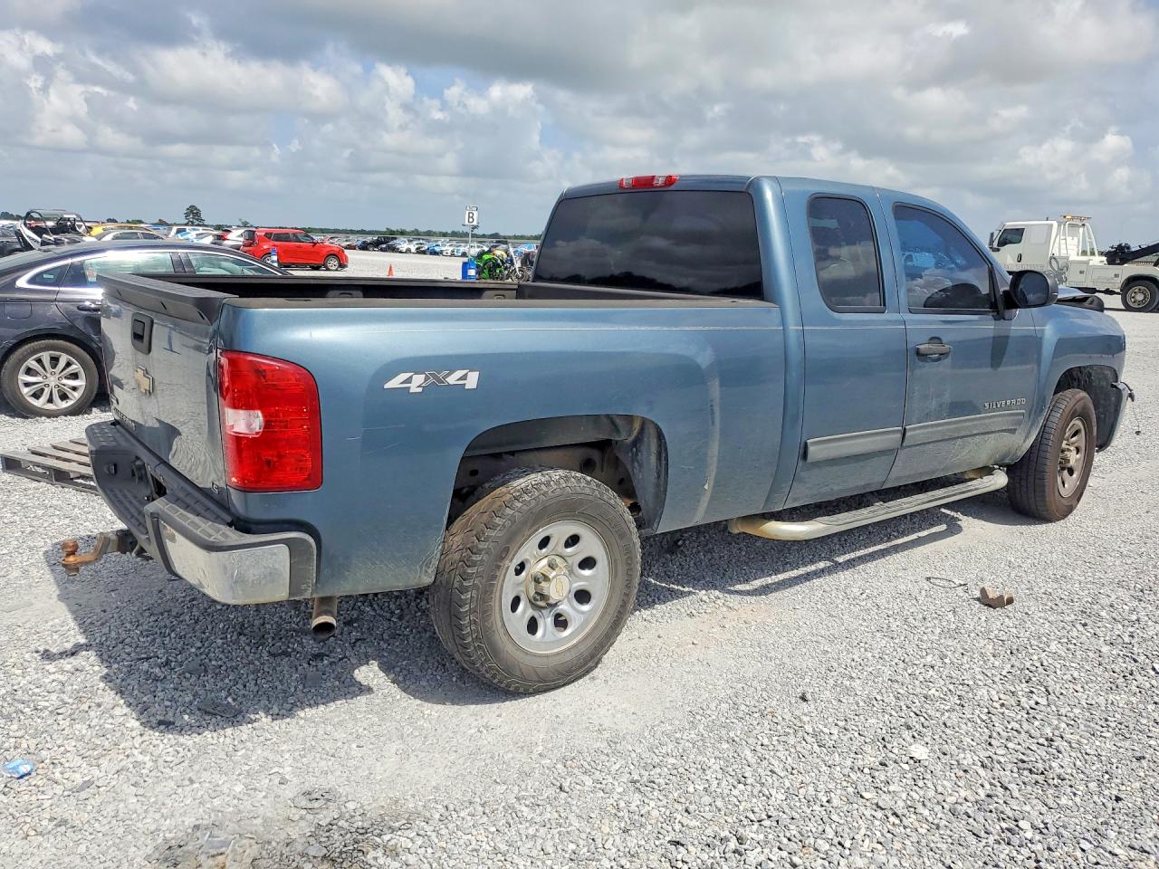 2011 Chevrolet Silverado K1500 Ls Blue vin: 1GCRKREA1BZ182846