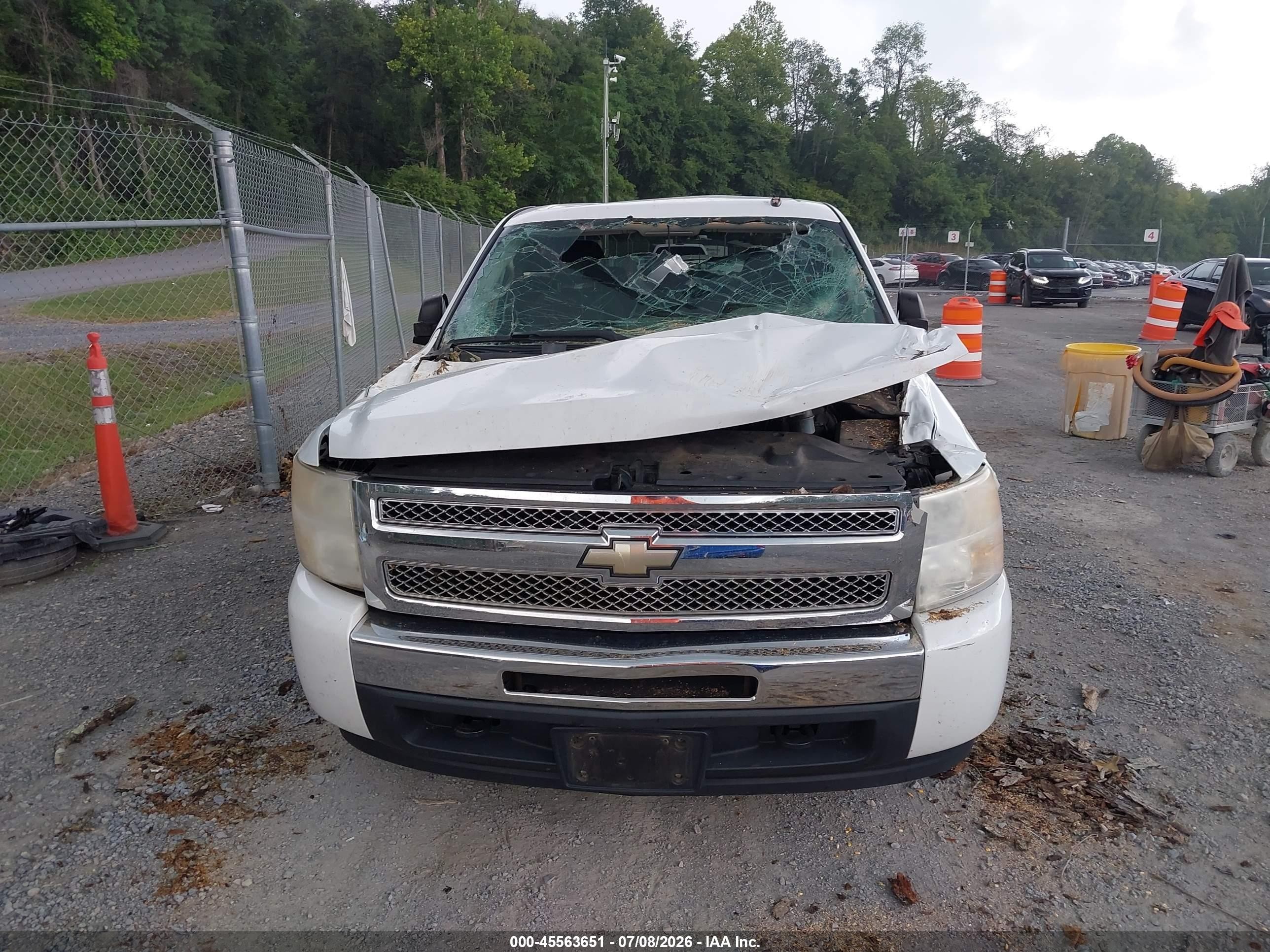 2011 Chevrolet Silverado 1500 Ls White vin: 1GCRKREA4BZ314160