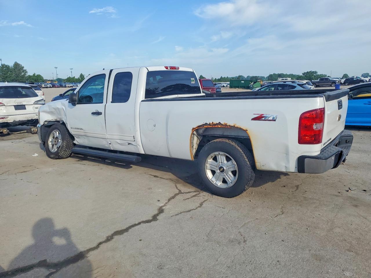 2013 Chevrolet Silverado K1500 Lt White vin: 1GCRKSE06DZ189695