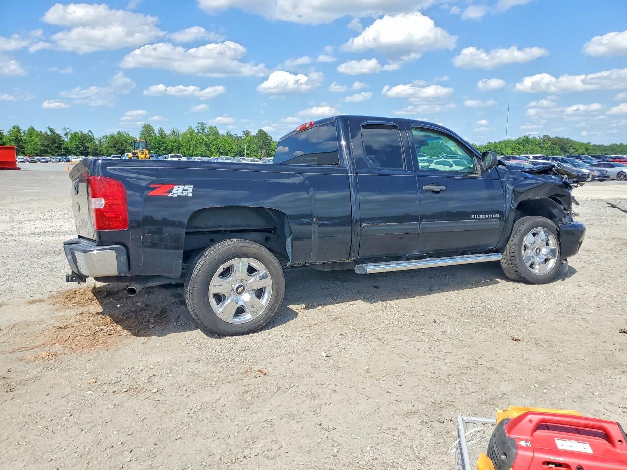 2011 Chevrolet Silverado K1500 Lt Черный vin: 1GCRKSE30BZ145649