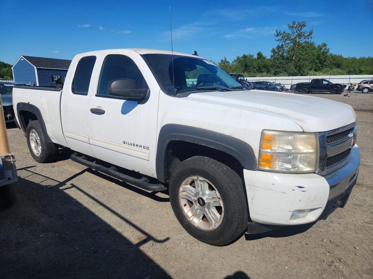 2011 Chevrolet Silverado 1500 White vin: 1GCRKSE31BZ124017