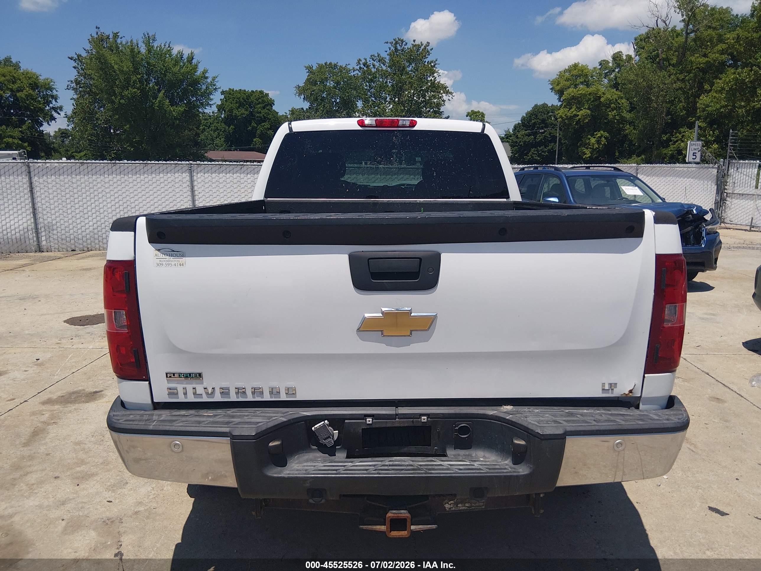 2011 Chevrolet Silverado 1500 Lt Белый vin: 1GCRKSE32BZ205723