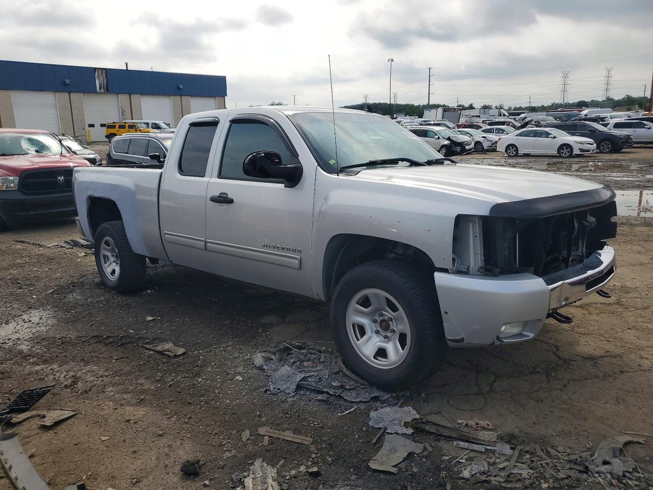 2011 Chevrolet Silverado K1500 Lt Silver vin: 1GCRKSE37BZ206219