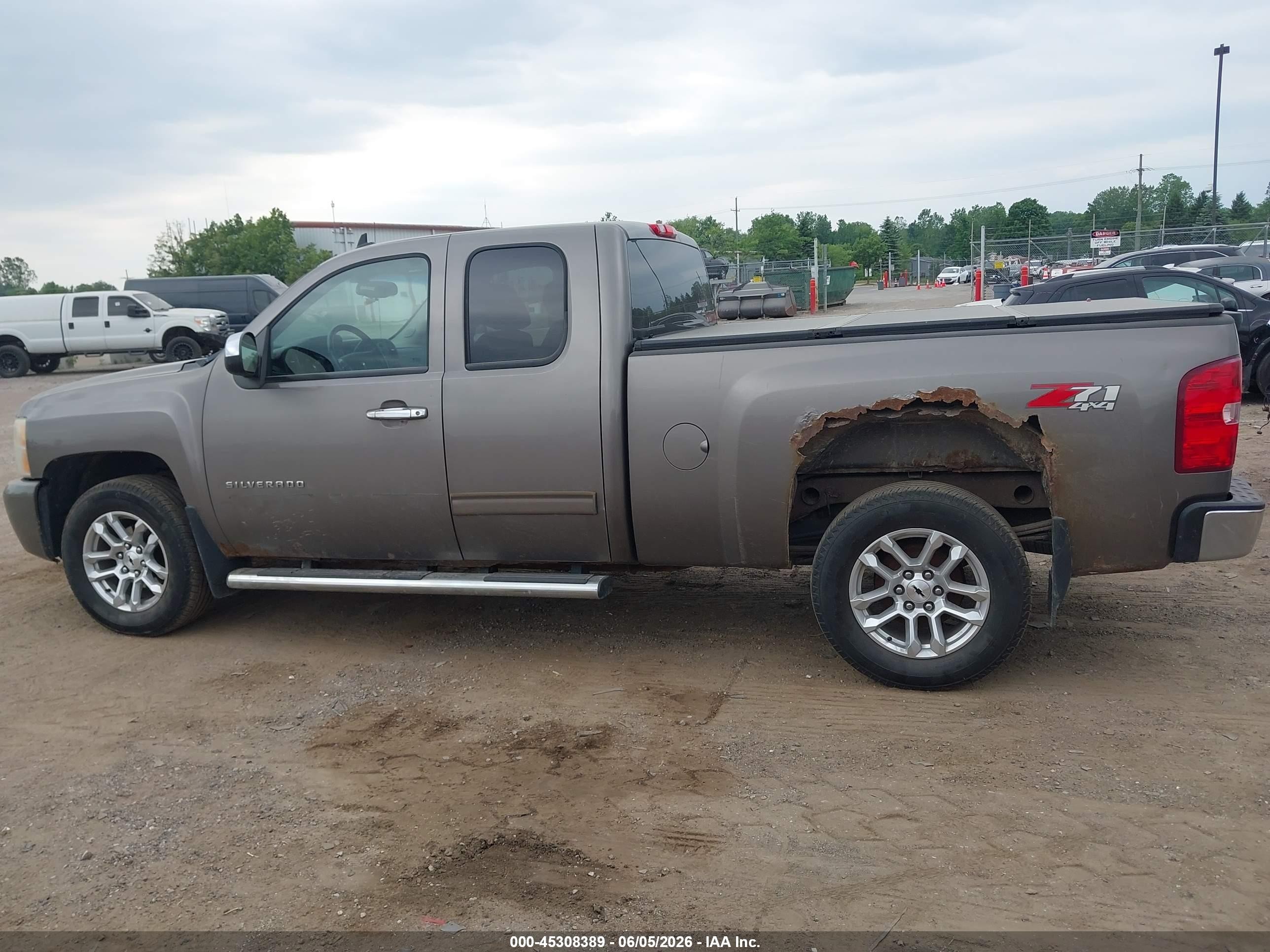 2011 Chevrolet Silverado 1500 Lt Gray vin: 1GCRKSE37BZ317899