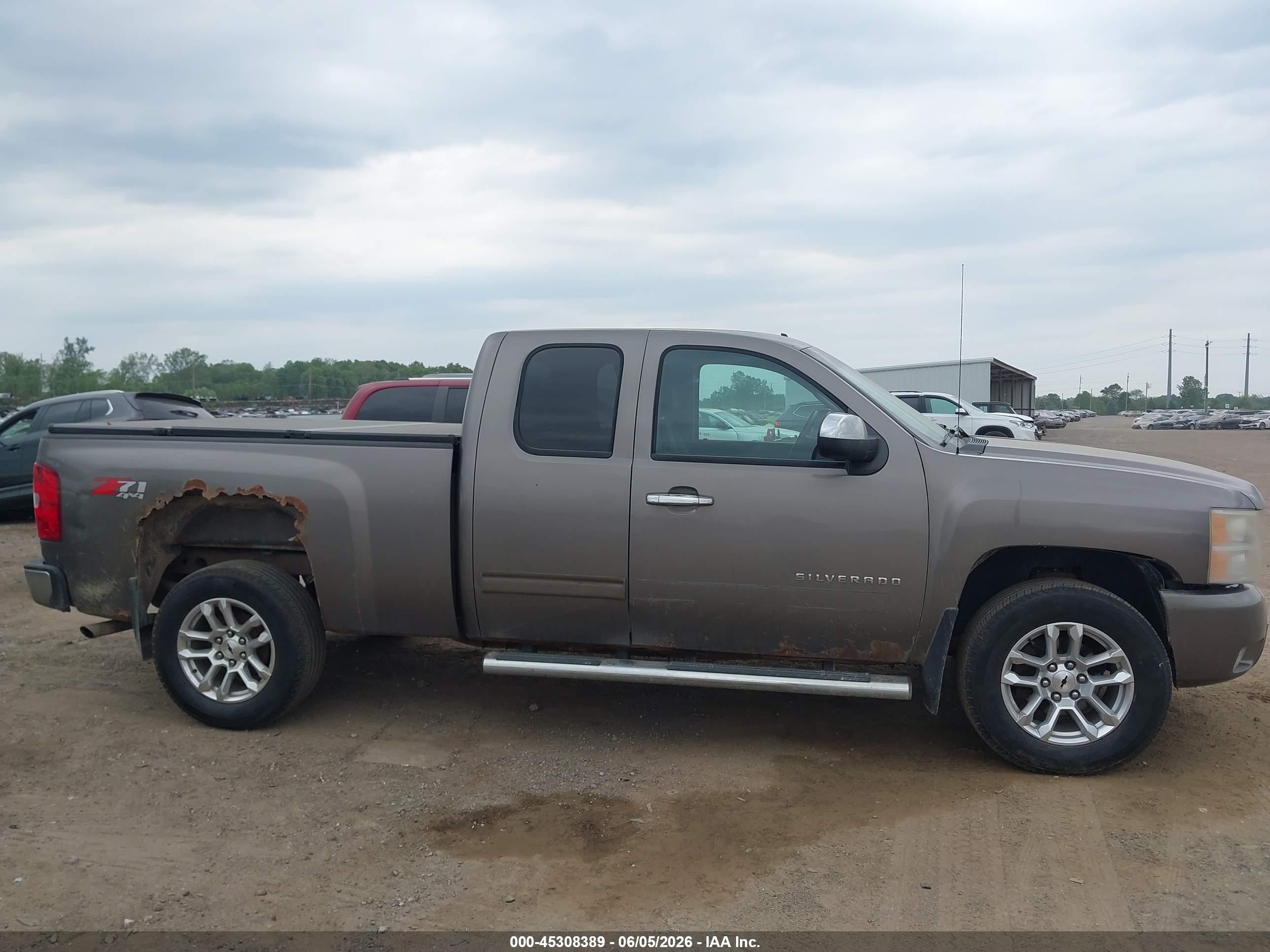 2011 Chevrolet Silverado 1500 Lt Gray vin: 1GCRKSE37BZ317899