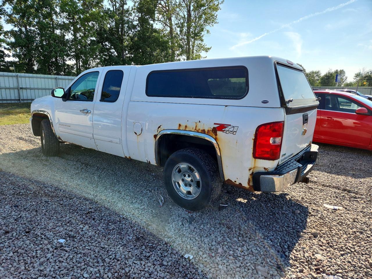2011 Chevrolet Silverado K1500 Lt White vin: 1GCRKSE37BZ437282