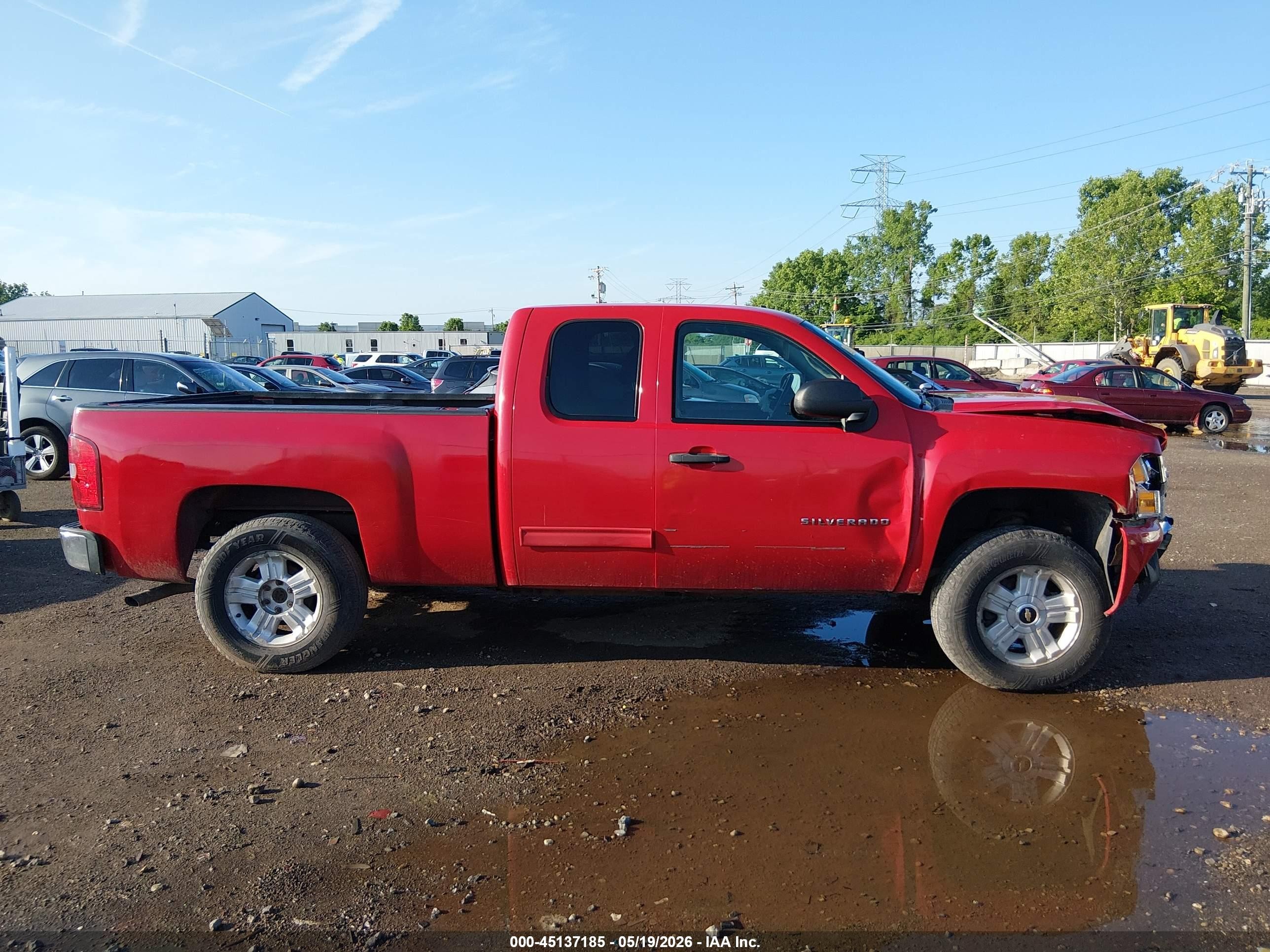 2011 Chevrolet Silverado 1500 Lt Red vin: 1GCRKSE39BZ308752